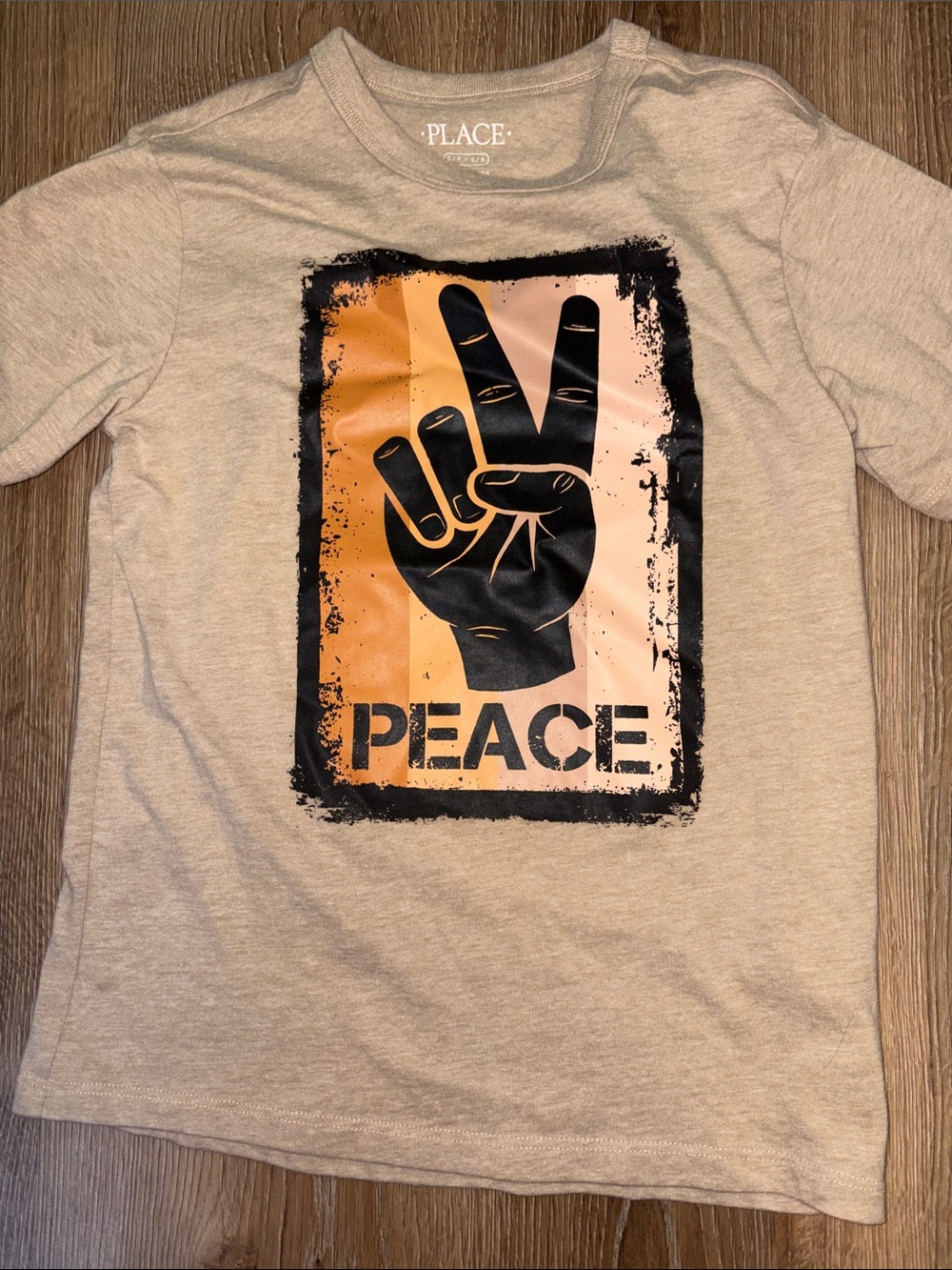 3/$20! Boys 6 7 small children’s place Cream shirt Black Peace Hand kid size 6-7